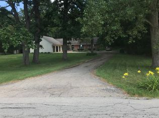 8N591 Thomas Rd, Hampshire, IL 60140