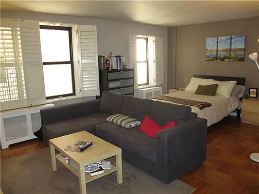 Rented by Bank Neary | media 10