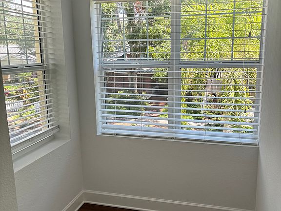 4th image of 258 15th Ave NE