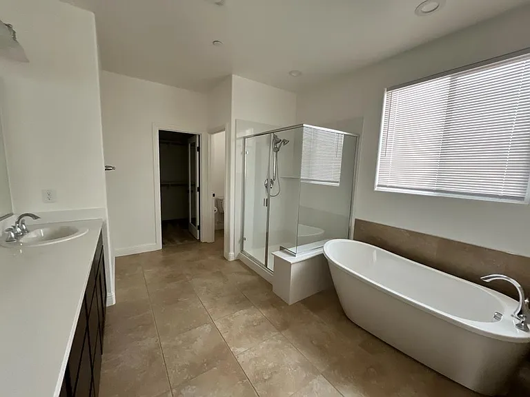 1335 Orchid Ct — Photo 23