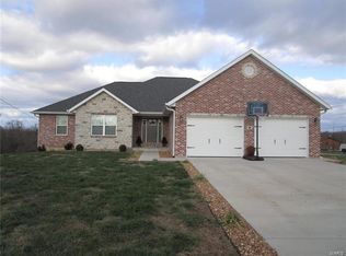4 Spring Lake Rd, Perryville, MO 63775
