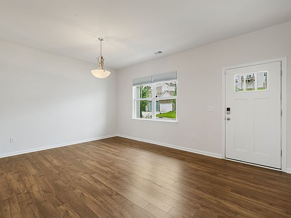 Dining/flex space