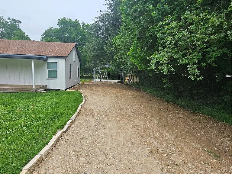 3009 Lincoln St — Photo 15