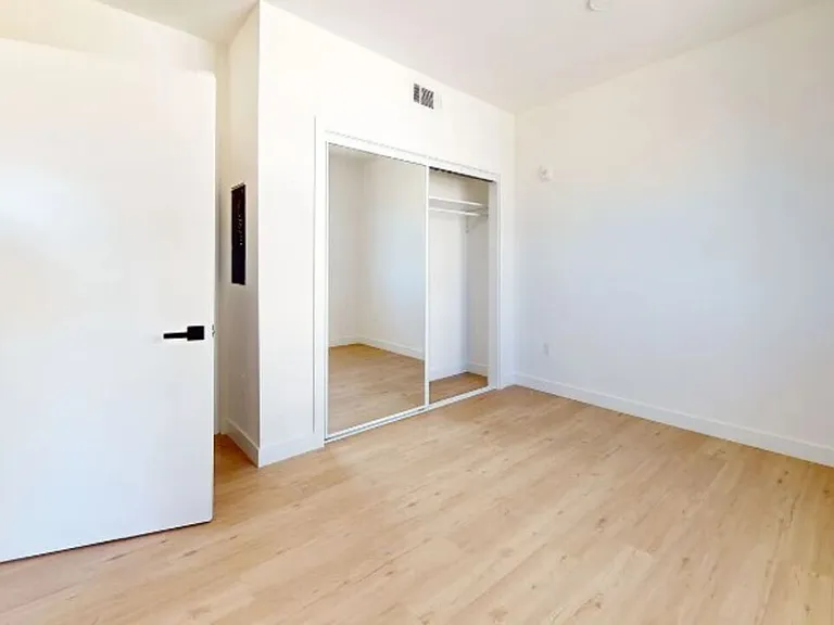 339 S Oxford Ave #202 — Photo 6