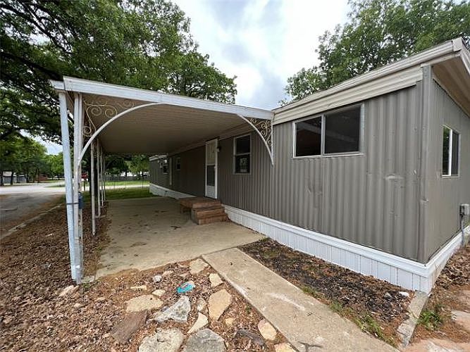 1st image of 1401 Dawn Dr N