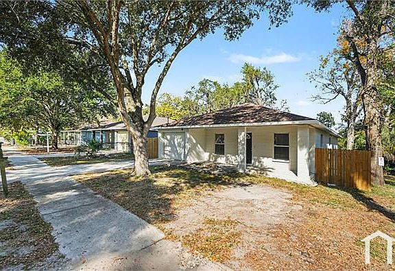 3rd image of 3634 E Comanche Ave