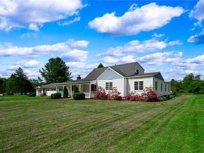 19 George Junior Rd, Grove City, PA, 16127
