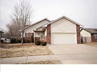 845 S Sunset Cir, Andover, KS 67002