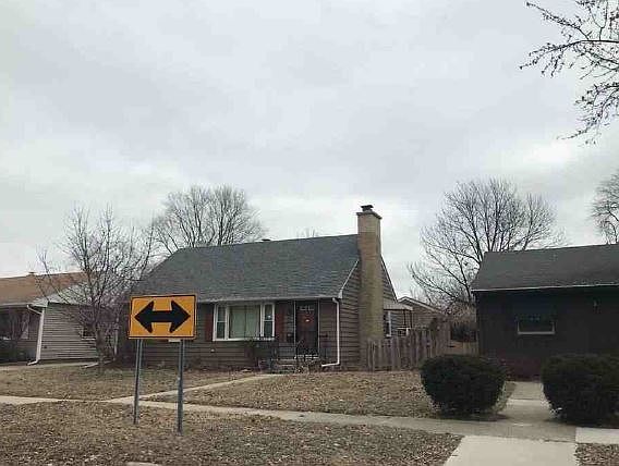 4th image of 3027 Allington Ave