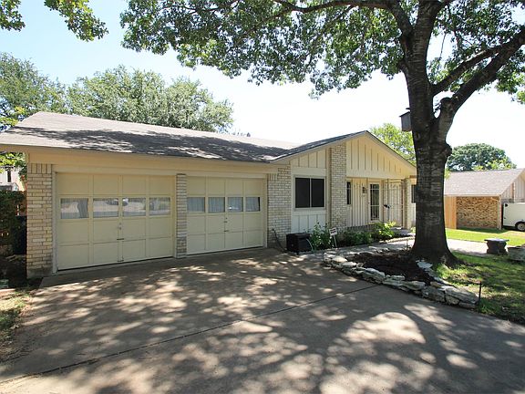 3rd image of 2704 Charlesworth Dr
