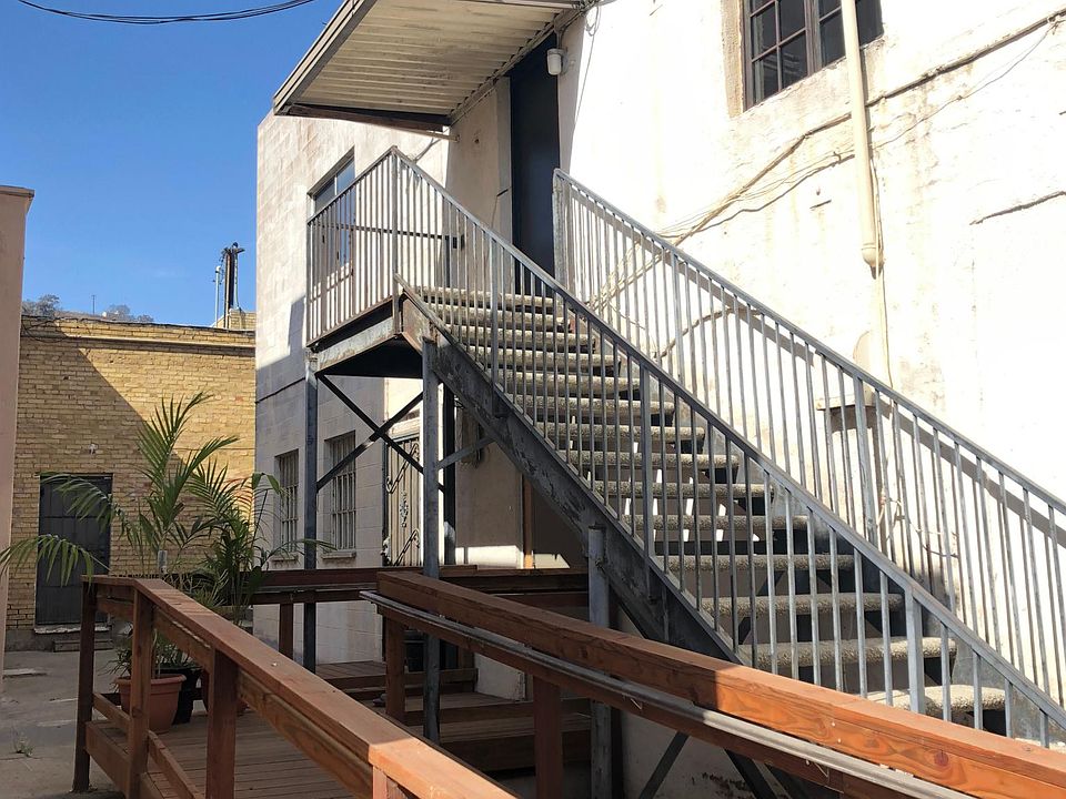 1st image of 45 S Oak St