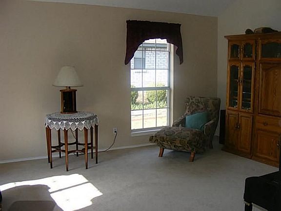 3rd image of 9016 Timber Oaks Dr
