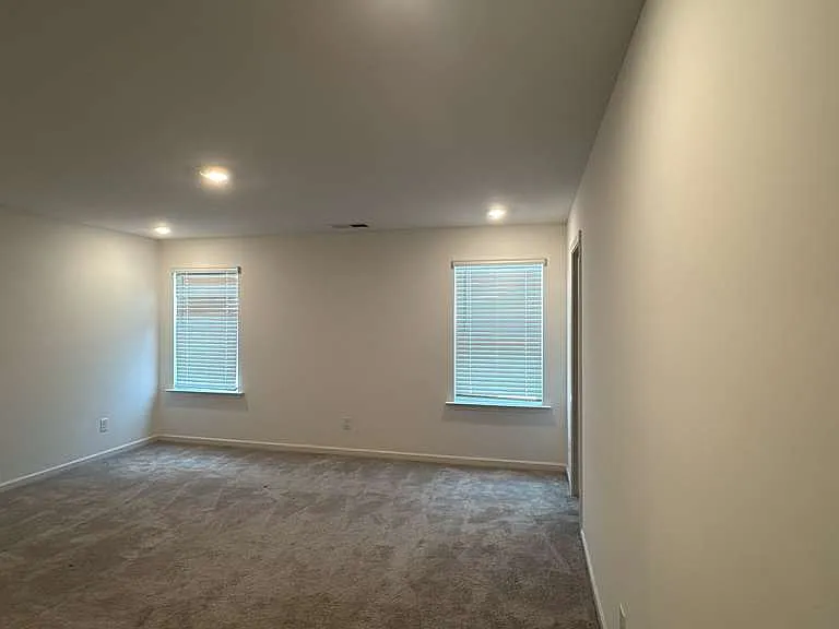 145 Star Ct — Photo 4