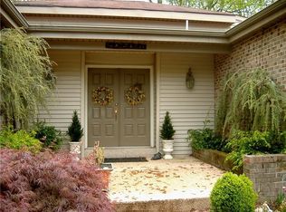 12 Paddington Ct, Hockessin, DE 19707