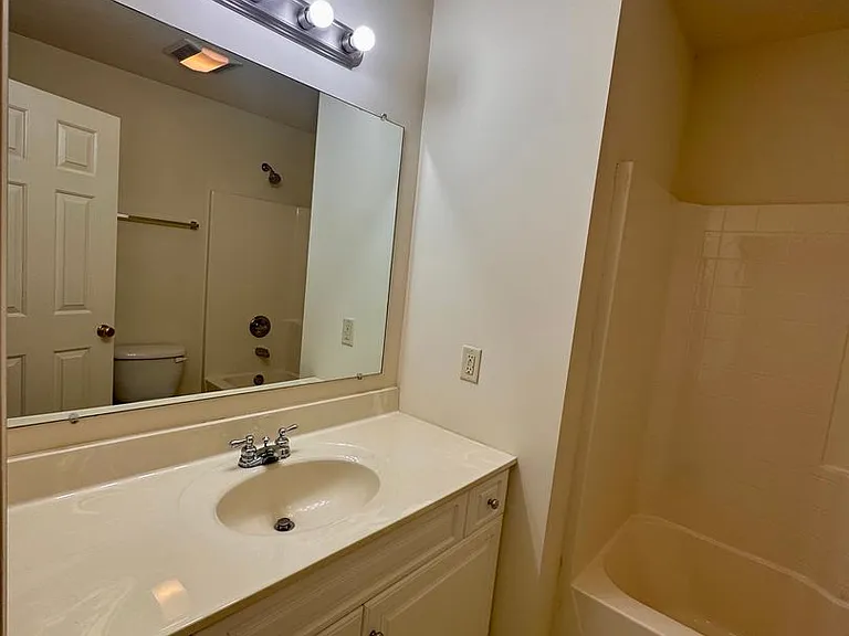 2948 Crystal Spring Ln — Photo 16