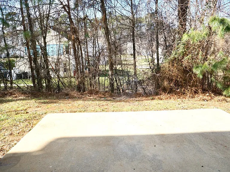 2803 Warren St — Photo 15