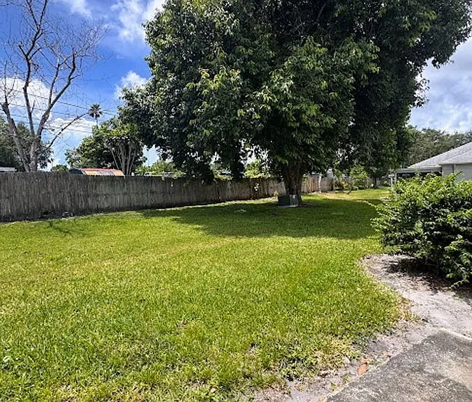 8356 Candlewood Rd — Photo 12