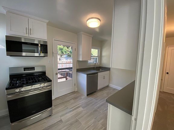 3rd image of 1502 Jasmine St