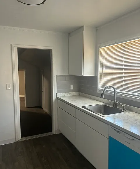 2400 Carlsbad Ave — Photo 4