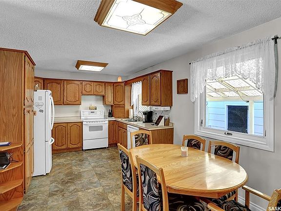 4th image of 227 Rodenbush Dr