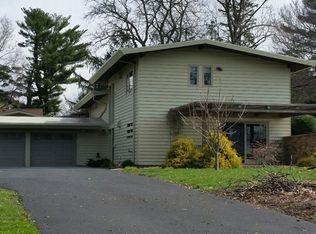 102 18th Ave, Sterling, IL 61081