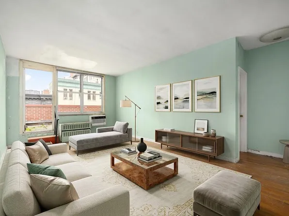 180 Thompson St APT 6D, Manhattan, NY 10012