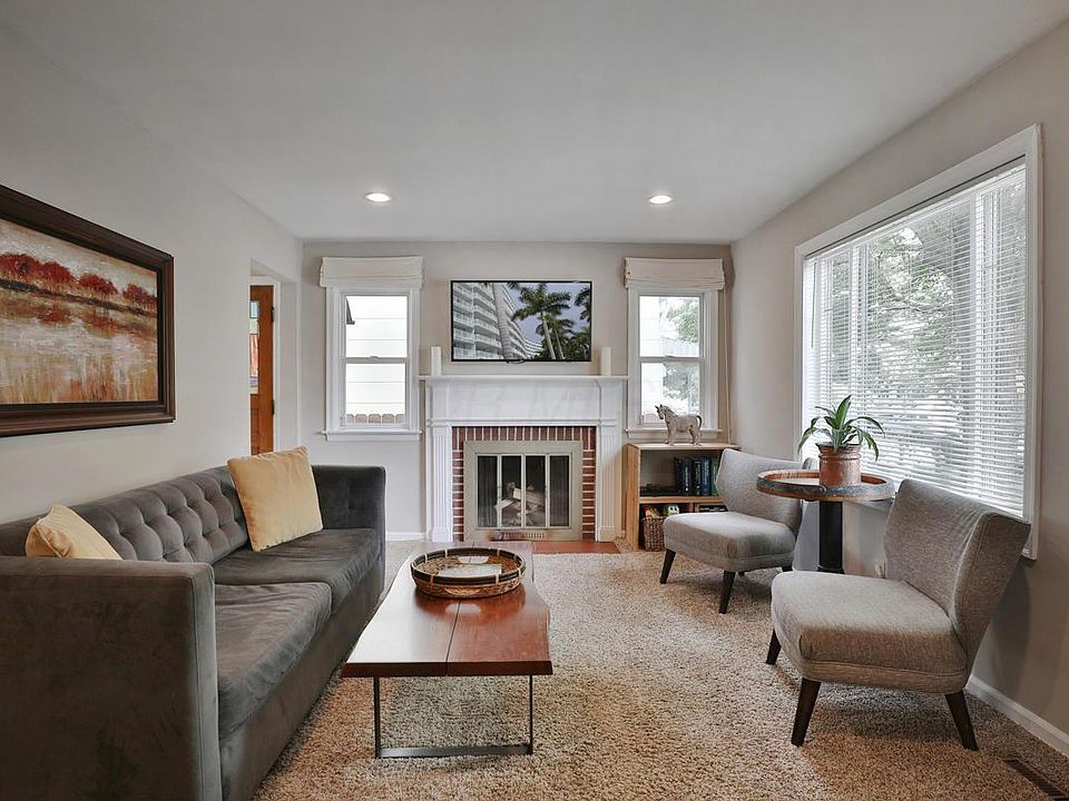 1st image of 640 E Jeffrey Pl