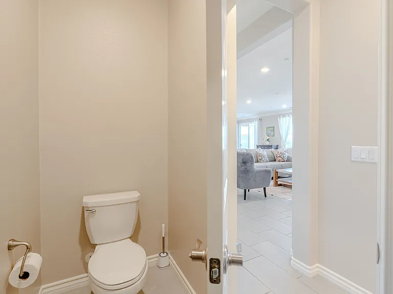 33850 Flood St — Photo 10