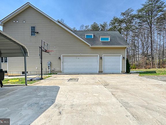 3rd image of 9490 Vanreenan Way