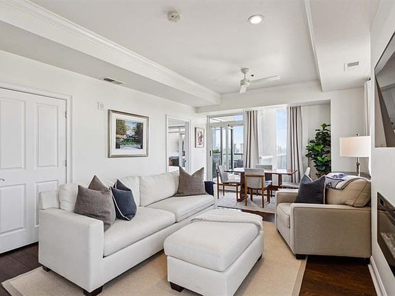 4th image of 2881 Peachtree Rd NE APT 1005