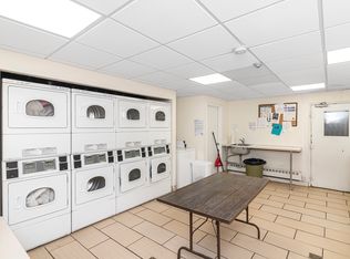 Evelyn Court Apartments, Hamilton, ON L8G 3P1
