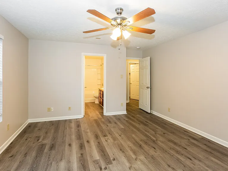 4226 Kellybrook Dr — Photo 10