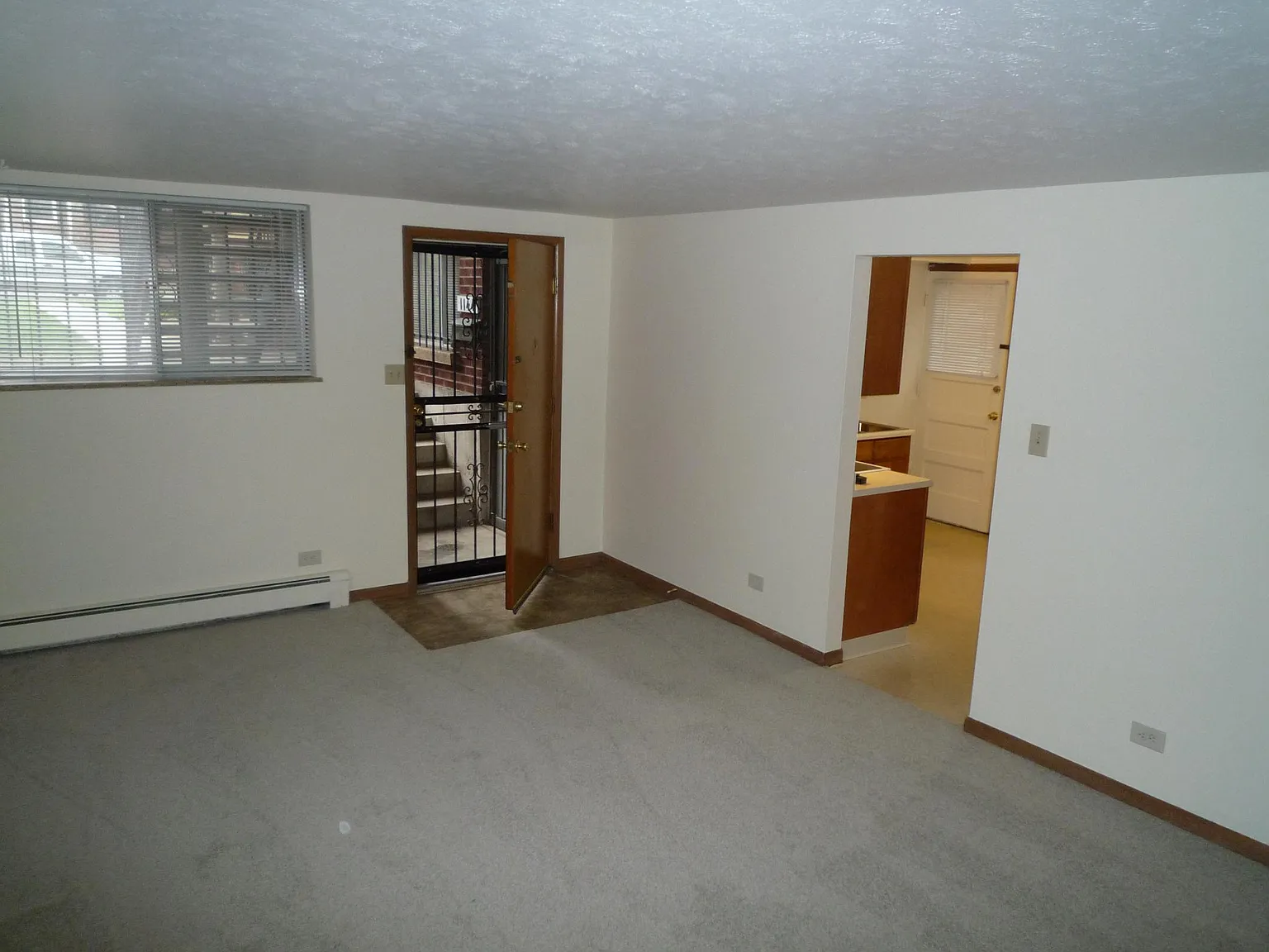 2 bed, 760 sqft, $1,525 — Photo 3