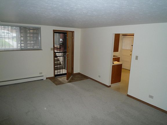 3rd image of 1142 N Fillmore St