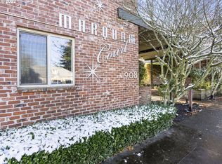 908 SW Gaines St APT 11, Portland, OR 97239