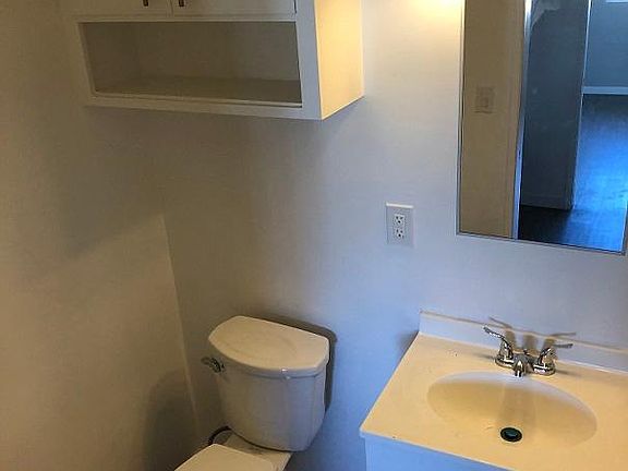 4th image of 509 Evergreen St APT 3