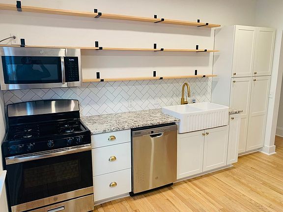 3rd image of 2289 Ogontz Ave #1