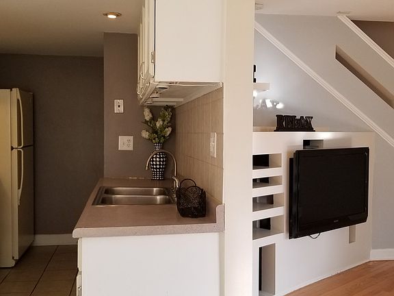 4th image of 1434 Bear Flag Dr