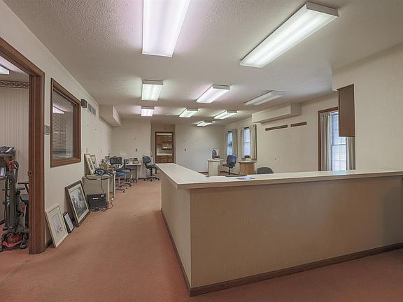 3rd image of 50 N Breiel Blvd