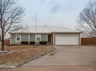 22652 Saint Francis Ct, Spring Hill, KS 66083