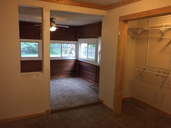5th image of 405 Gibson St