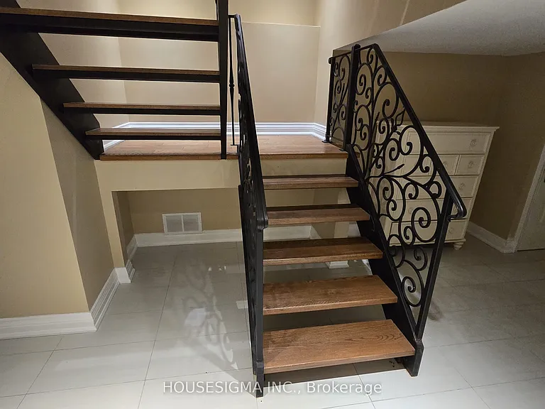 12020 Woodbine Ave — Photo 14