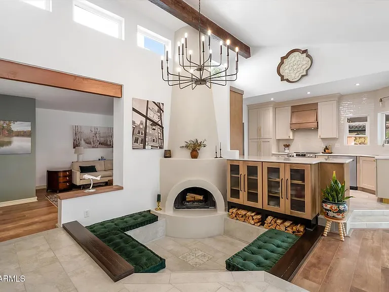 9211 S 47th Pl — Photo 4