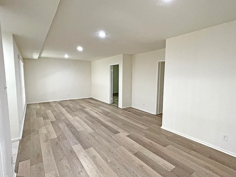 9160 Beverly Blvd #104 — Photo 3