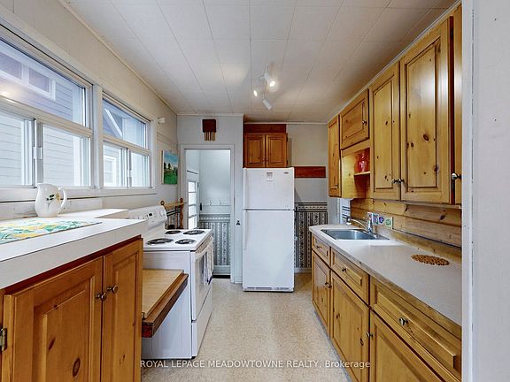 5th image of 43 Cobblehill Rd