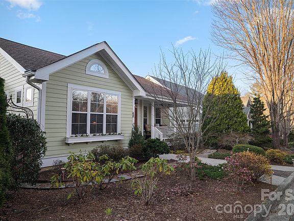 3rd image of 68 S Inglenook Ln