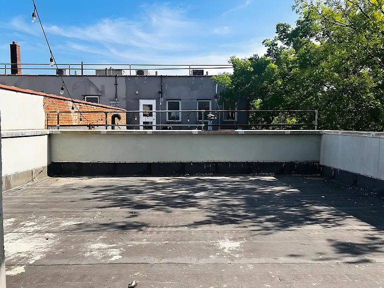 328 Nassau Ave #2 — Photo 4