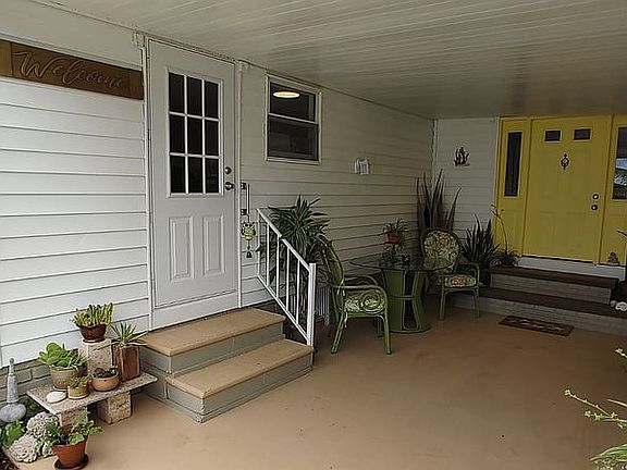 3rd image of 402 Plover Dr