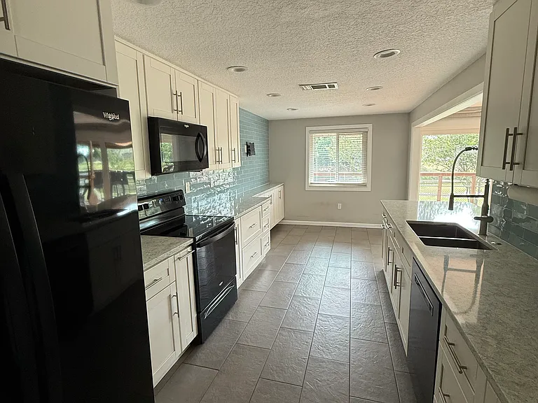 323 Sweetgum Ct — Photo 25