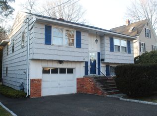 74 Sinawoy Rd, Cos Cob, CT 06807